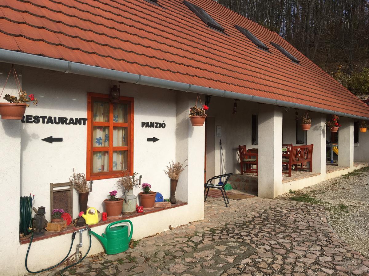 Bakonyi Apartmanház Eplény Exterior foto